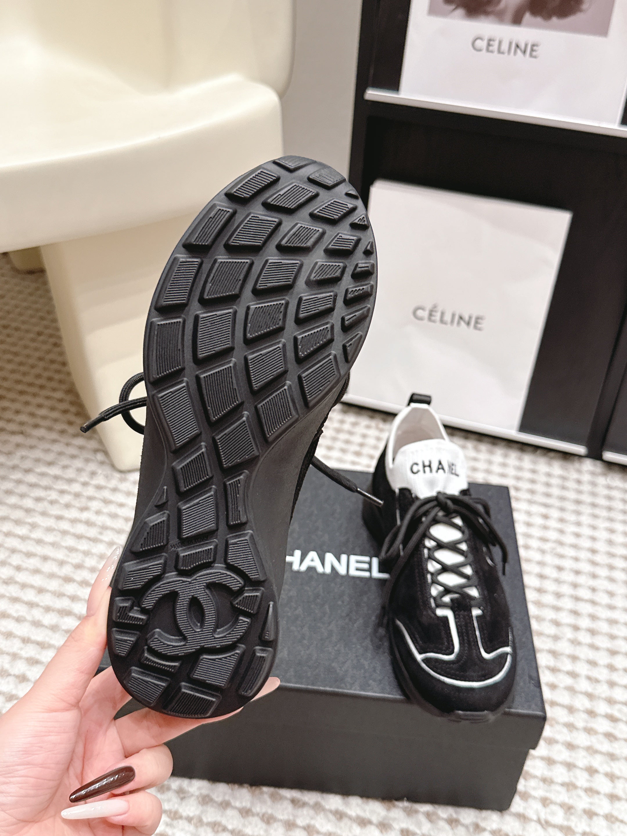 CHANEL 26S PLATFORM SNEAKERS 30 MM IN BLACK SUEDE WITH WHITE FABRIC