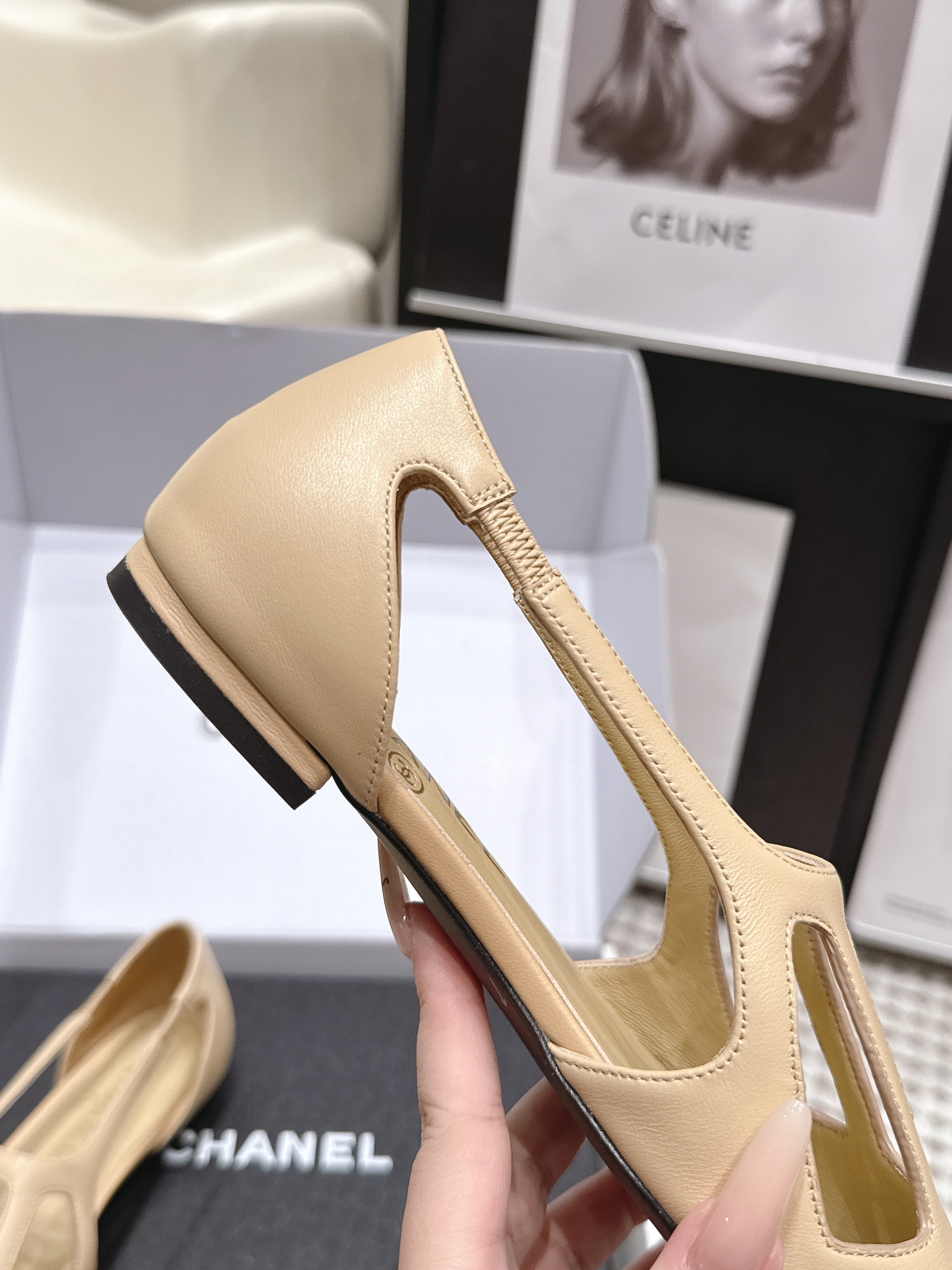 CHANEL 26S ROUND TOE MARY JANE FLATS IN OFF BEIGE CUTOUT CALFSKIN WITH BLACK PATENT TOE