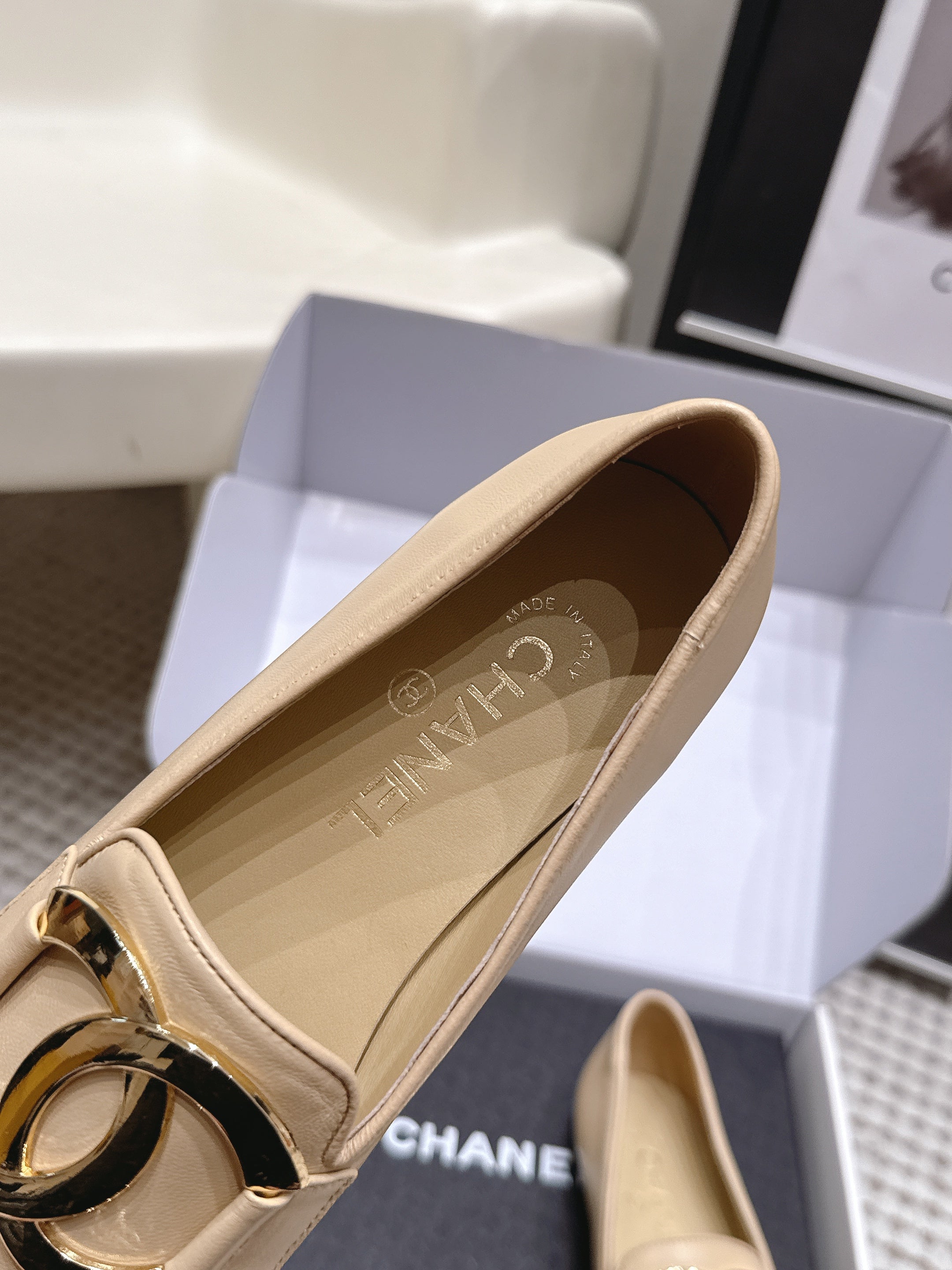 CHANEL 26S SQUARE TOE FLATS IN BEIGE CALFSKIN WITH GOLD TONE CC LOGO