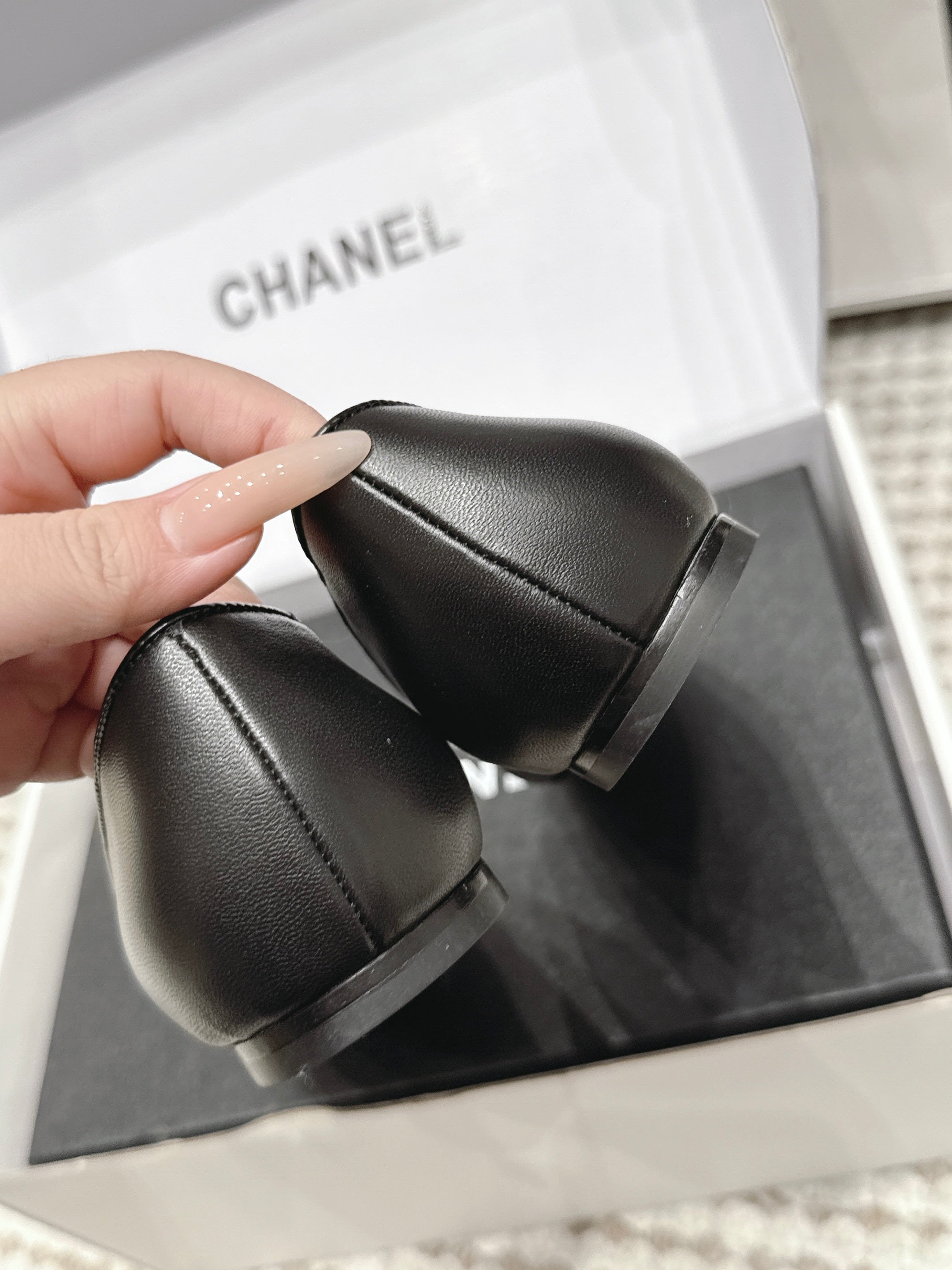CHANEL 26S SQUARE TOE FLATS IN BLACK CALFSKIN WITH GOLD TONE CC LOGO