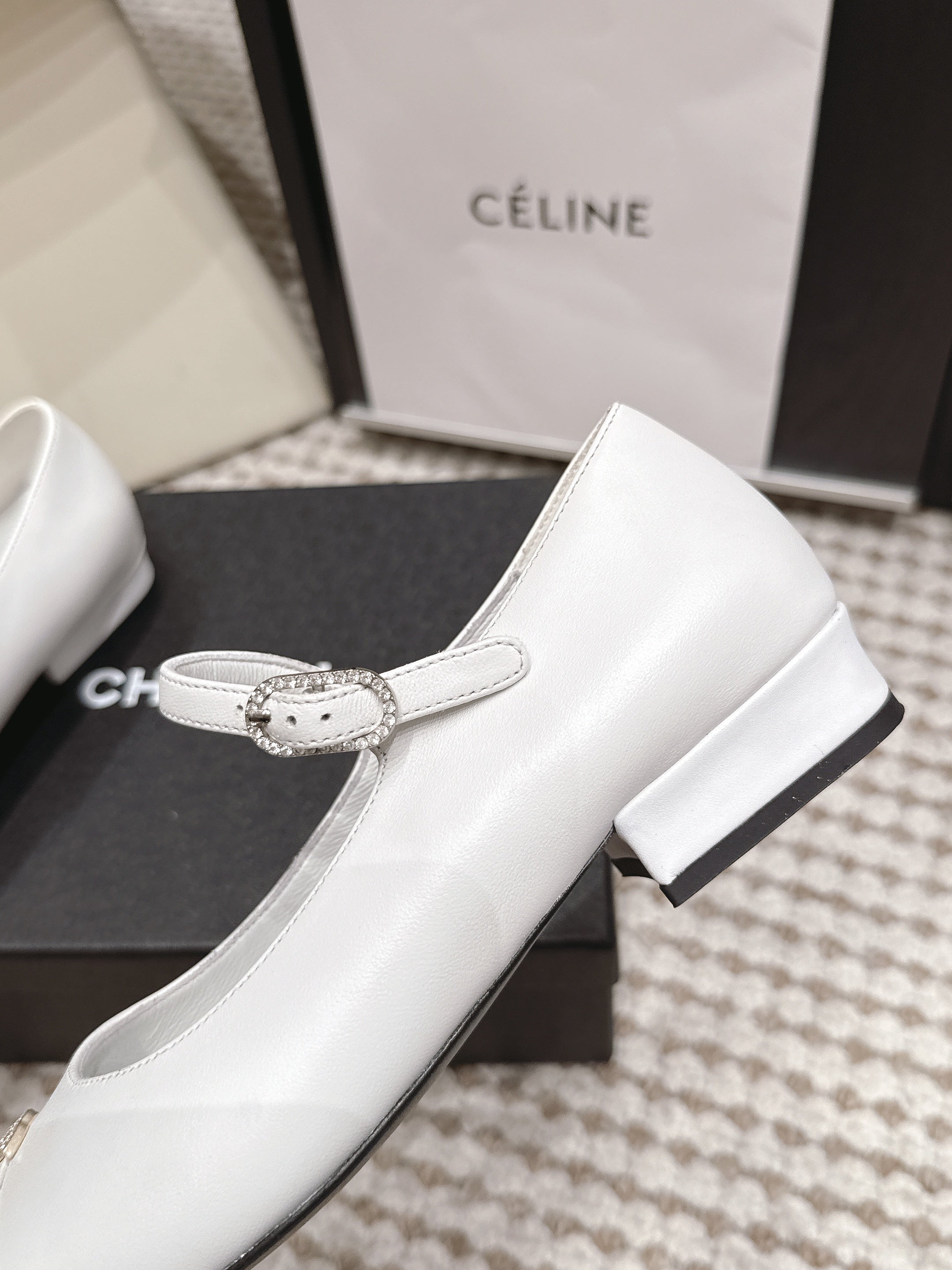 CHANEL 26S SQUARE TOE MARY JANE FLATS IN WHITE CALFSKIN