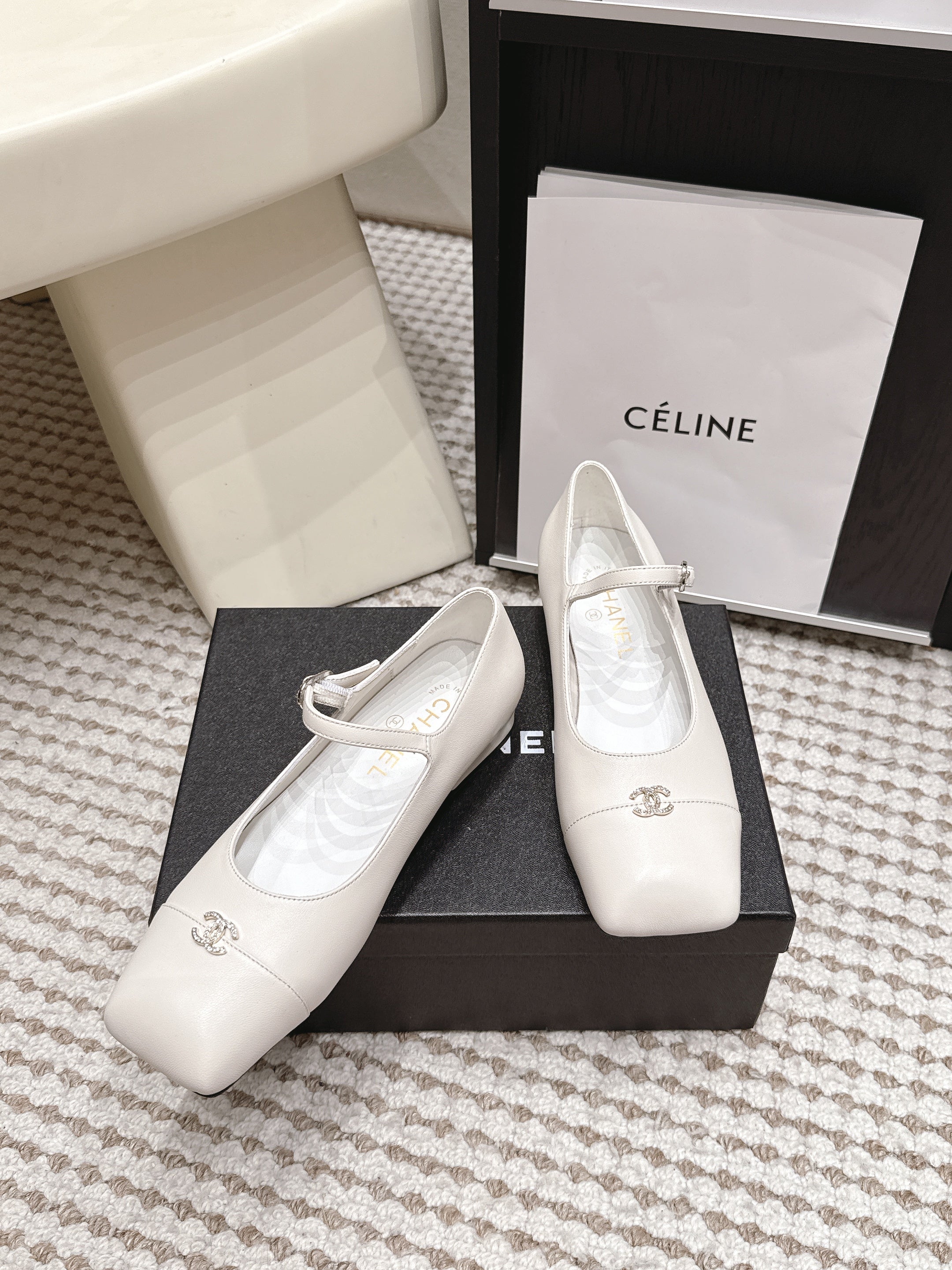 CHANEL 26S SQUARE TOE MARY JANE FLATS IN OFF WHITE CALFSKIN