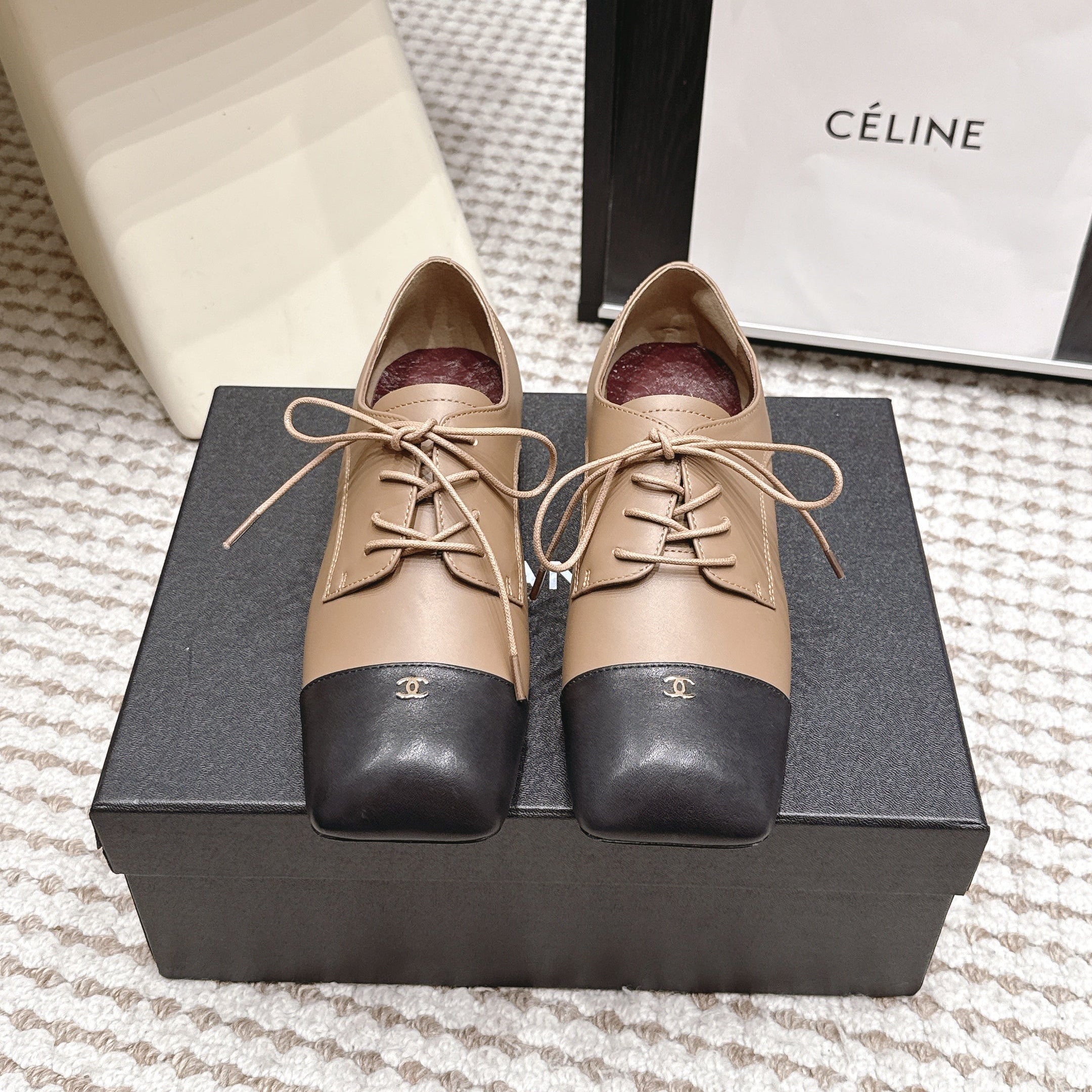 CHANEL 26S LACE-UP OXFORD SHOES IN LIGHT BROWN CALFSKIN WITH BLACK TOE CAP