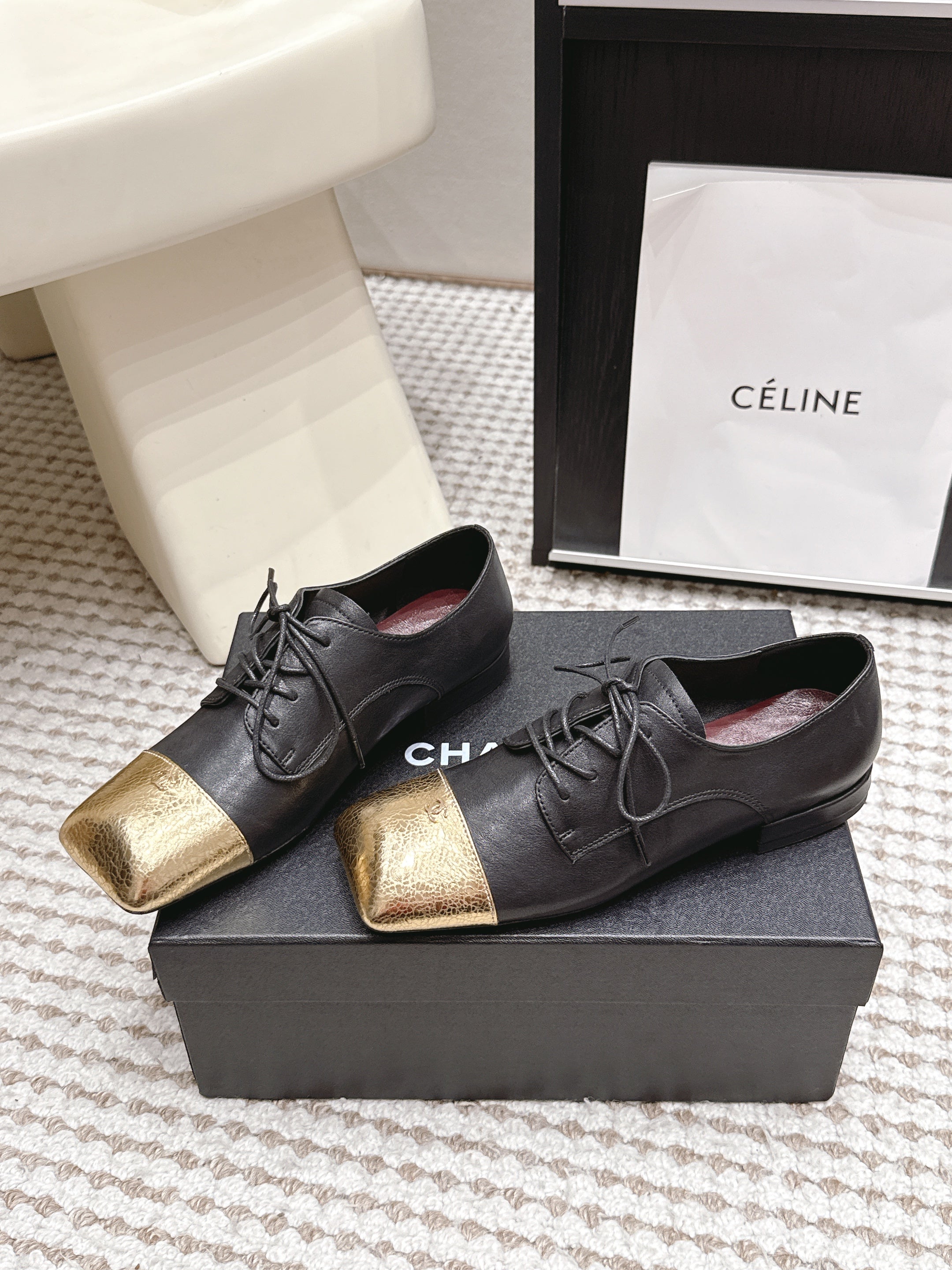 CHANEL 26S LACE-UP OXFORD SHOES IN BLACK CALFSKIN WITH GOLD TOE CAP