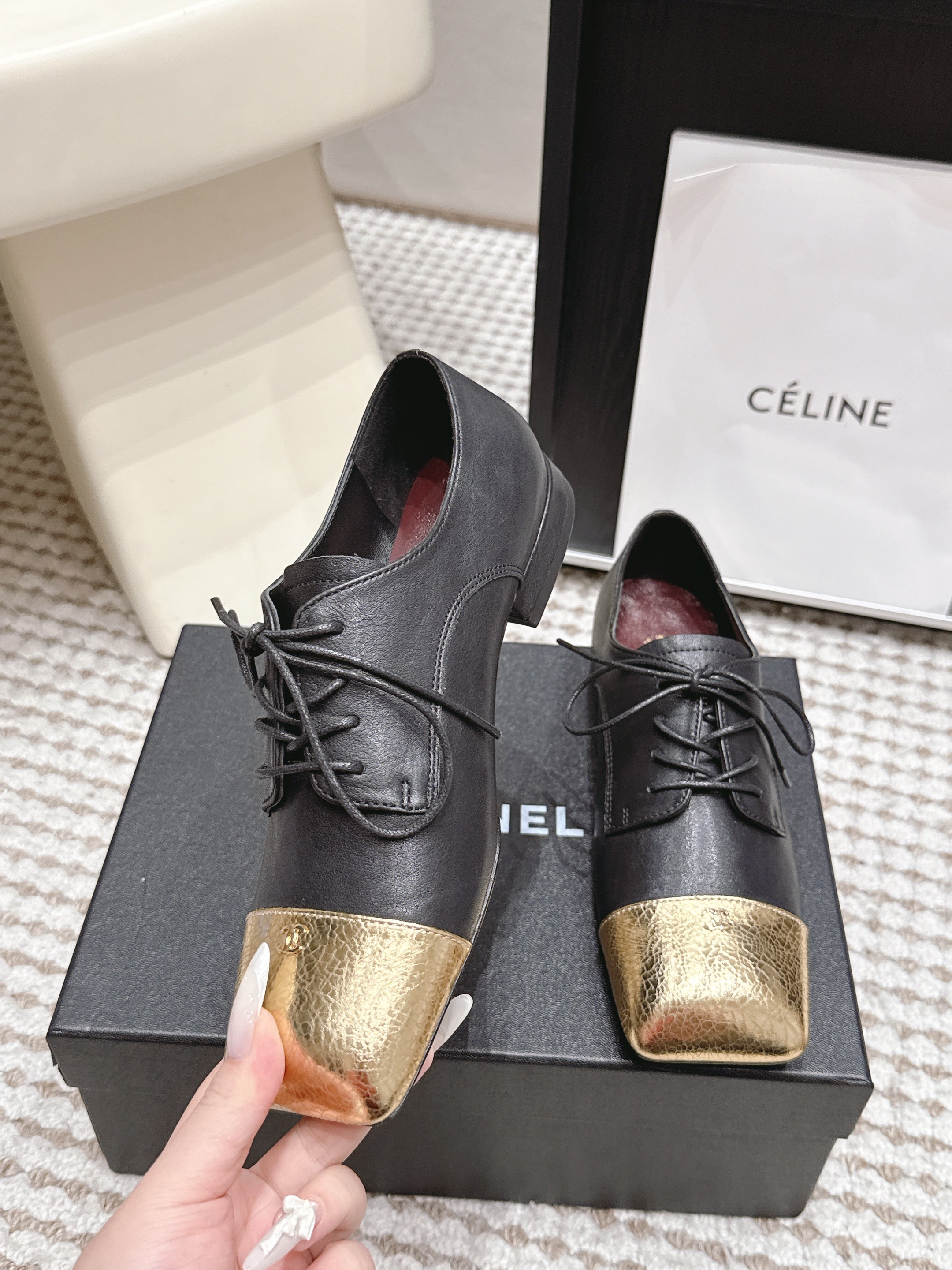 CHANEL 26S LACE-UP OXFORD SHOES IN BLACK CALFSKIN WITH GOLD TOE CAP
