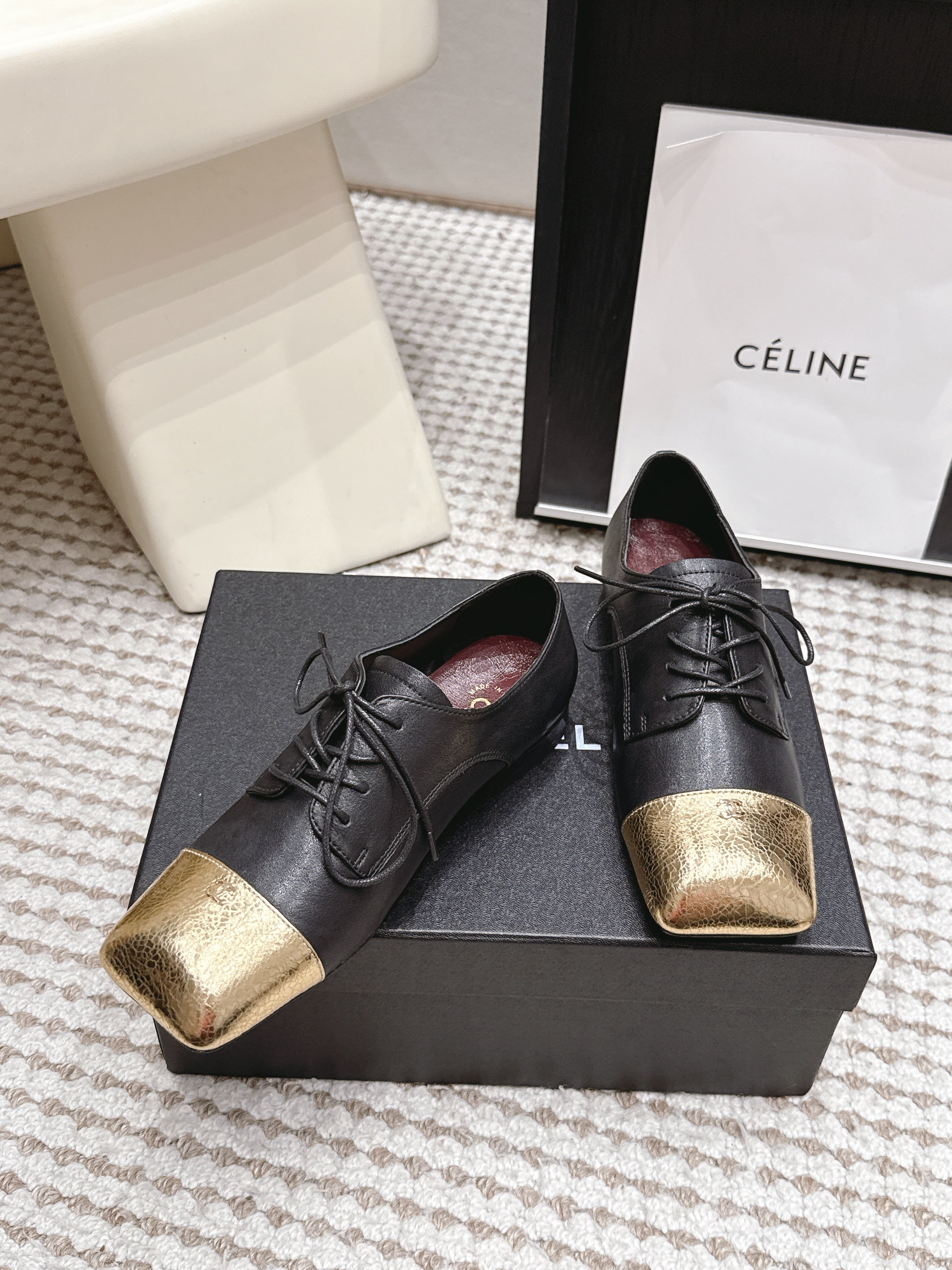 CHANEL 26S LACE-UP OXFORD SHOES IN BLACK CALFSKIN WITH GOLD TOE CAP