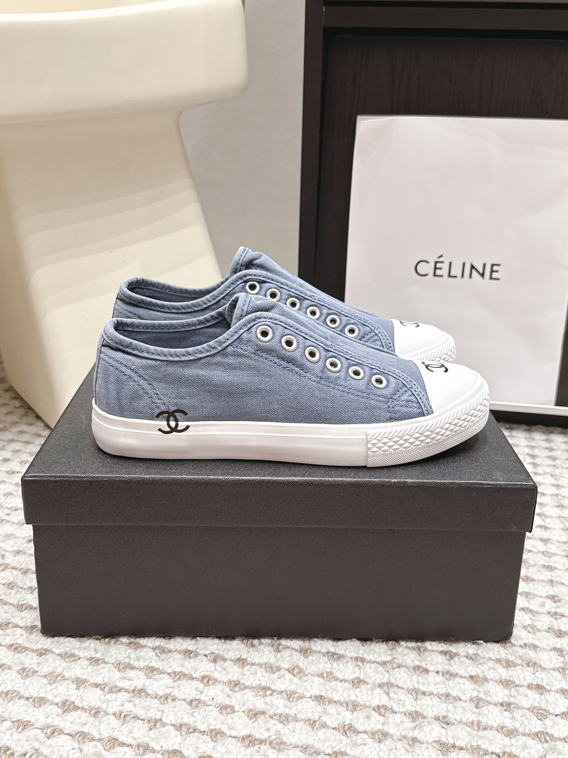 CHANEL 26S SNEAKERS IN BLUE DENIM