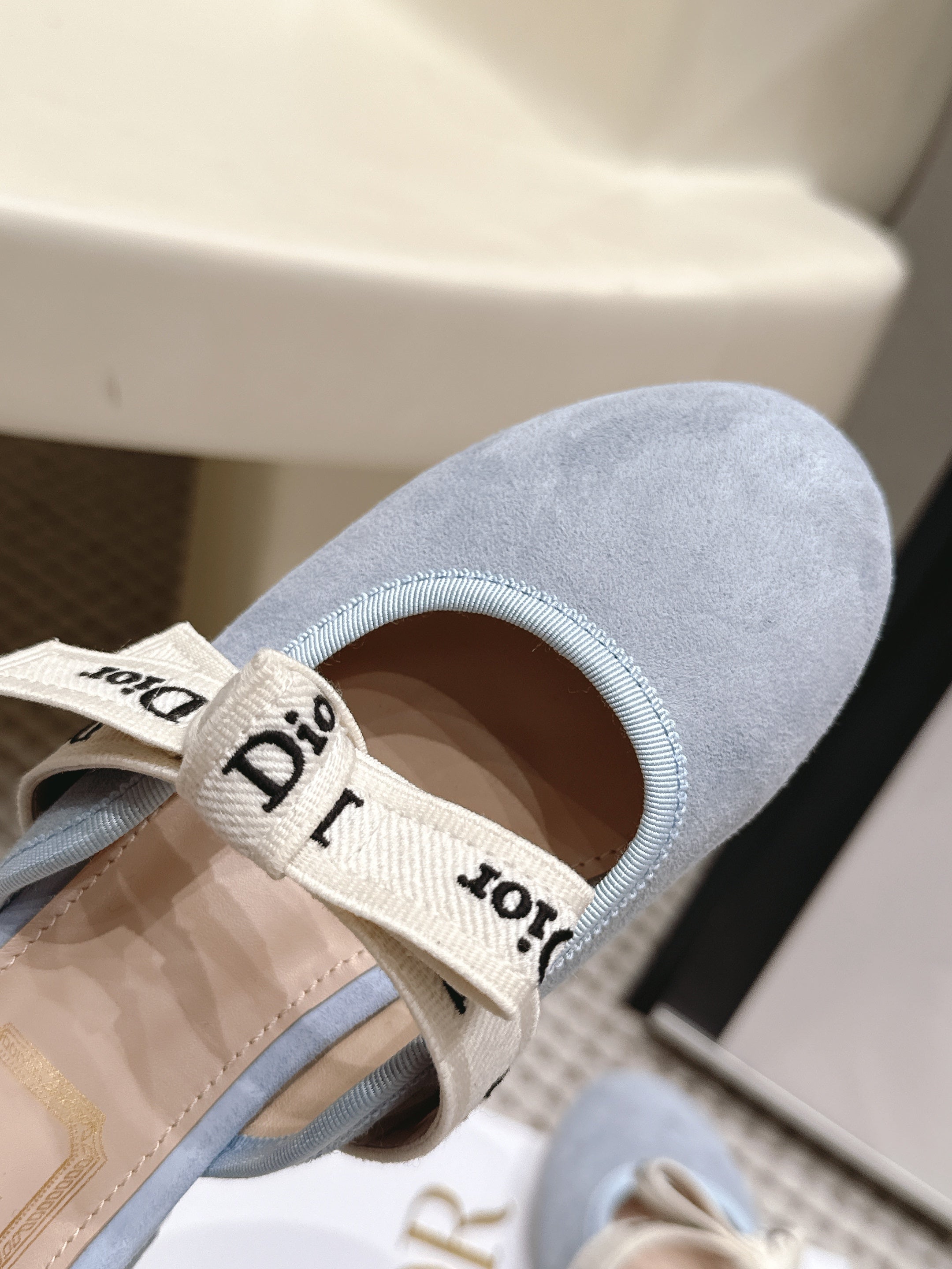 DIOR 26S CLOSED-TOE LOW-HEEL MULE IN LIGHT BLUE SUEDE WITH BOW
