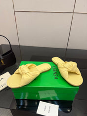 BOTTEGA VENETA 26S SLIDE SANDALS IN YELLOW LAMBSKIN