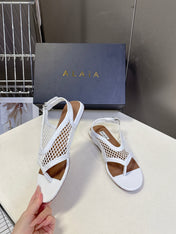 ALAIA 26S FLAT MESH THONG SANDALS IN WHITE PATENT CALFSKIN