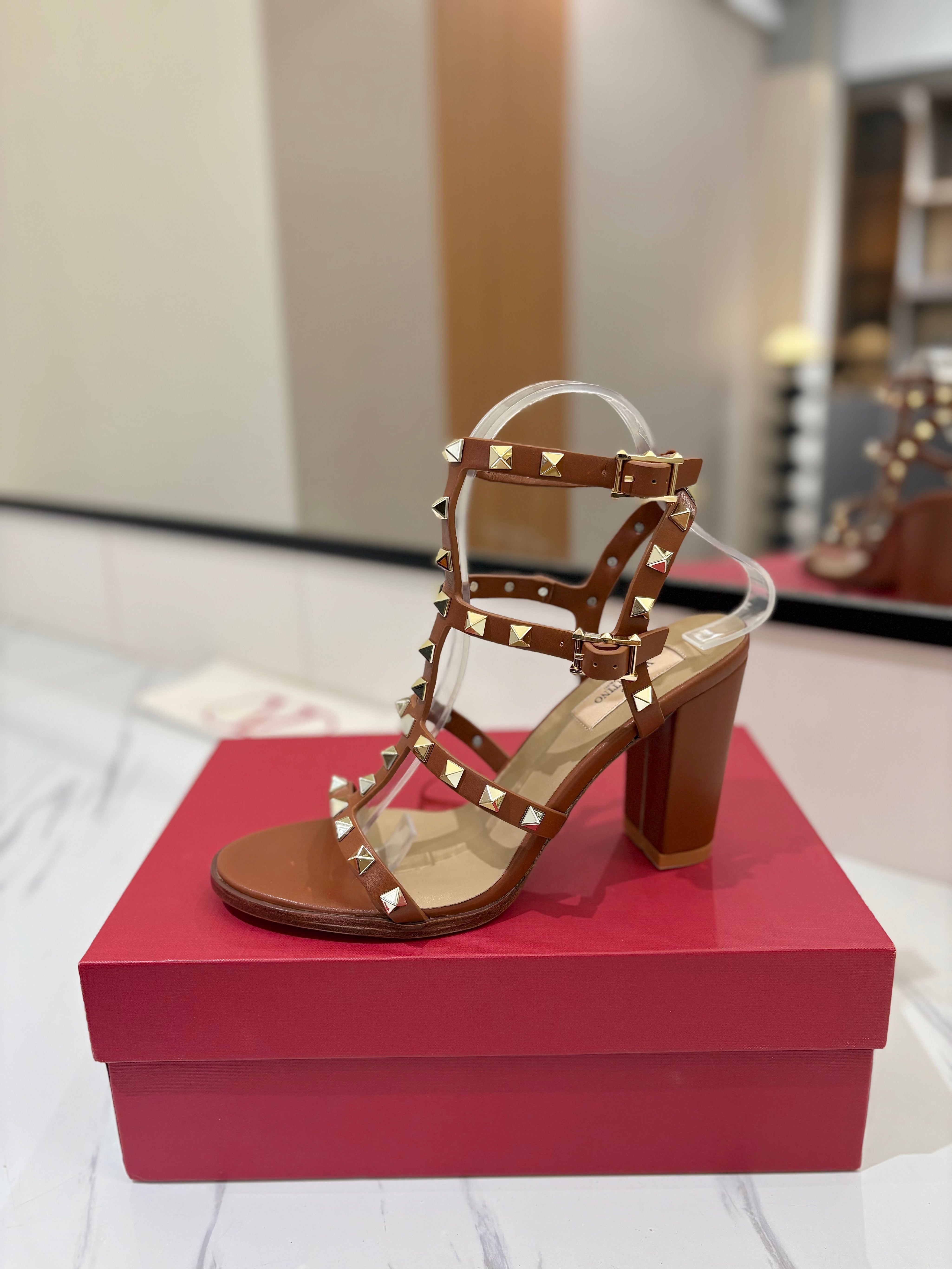 VALENTINO 26S STUDDED HIGH HEEL SANDALS 90 MM IN BROWN CALFSKIN