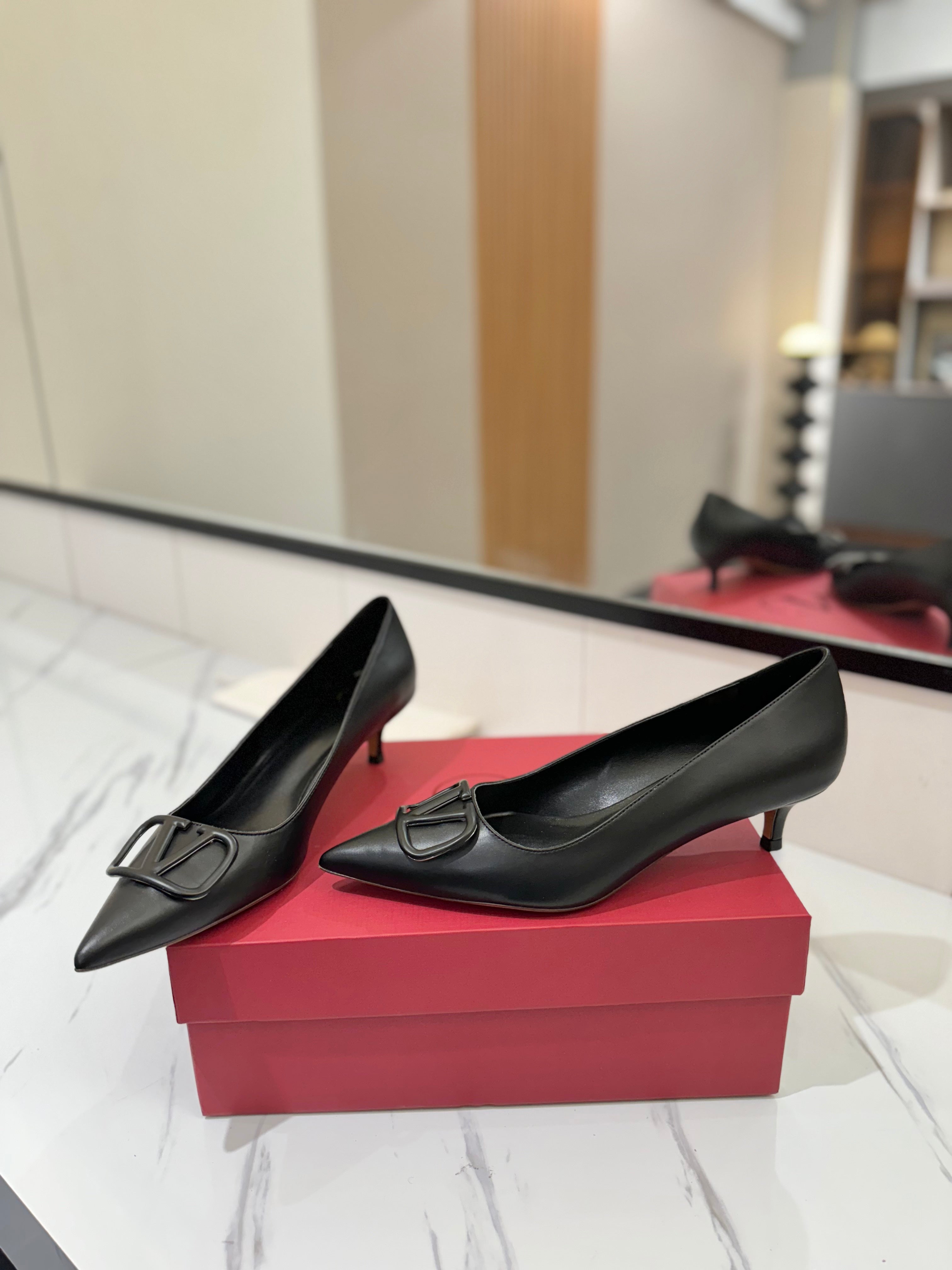 VALENTINO 26S HIGH HEELS 45 MM IN BLACK SMOOTH CALFSKIN