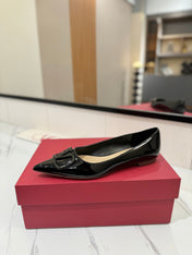 VALENTINO 26S BALLET FLATS IN BLACK PATENT CALFSKIN