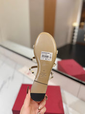 VALENTINO 26S SANDALS IN CREAM WHITE CALFSKIN WITH GOLD STUDS