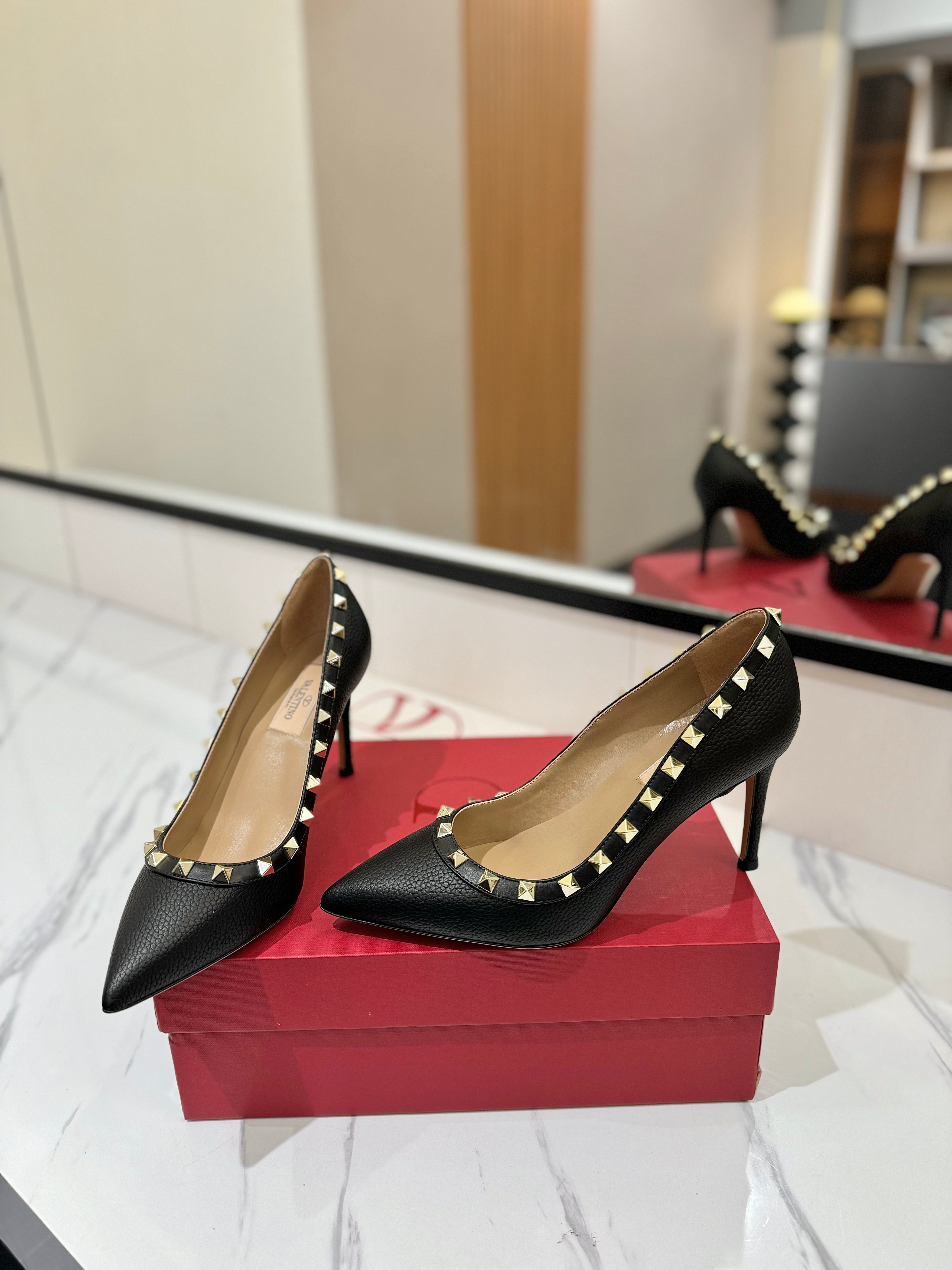 VALENTINO 26S STUDDED HIGH HEELS 90 MM IN BLACK CALFSKIN