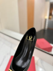 VALENTINO 26S BALLET FLATS IN BLACK GRAINED CALFSKIN WITH GOLD HARDWARE