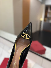 VALENTINO 26S POINTED-TOE PUMPS 65 MM IN BLACK PATENT CALFSKIN