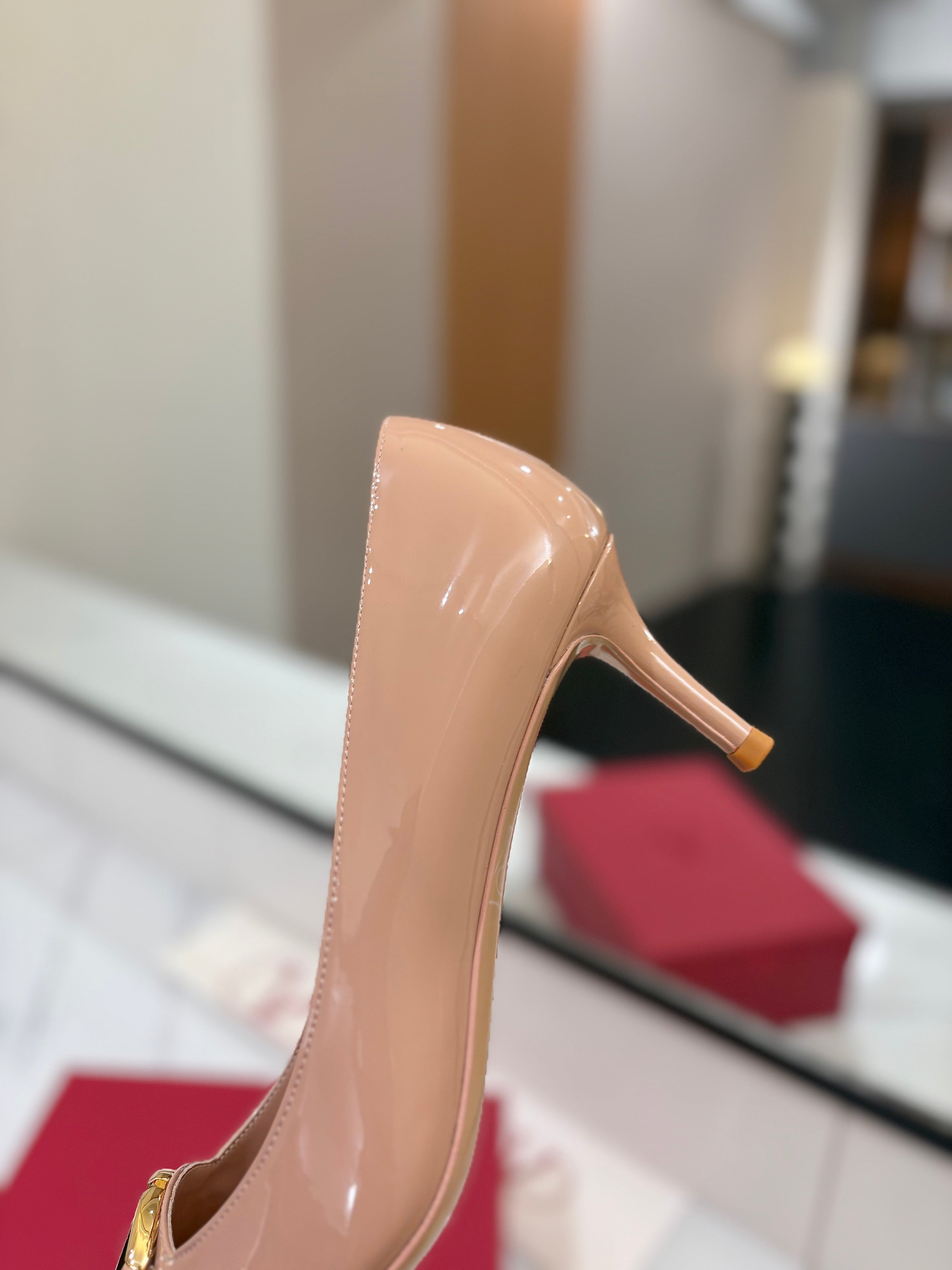 VALENTINO 26S POINTED-TOE PUMPS 65 MM IN NUDE PATENT CALFSKIN