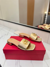 VALENTINO 26S SANDALS IN GOLD SMOOTH CALFSKIN WITH GOLD HARDWARE