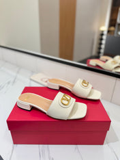 VALENTINO 26S SANDALS IN WHITE SMOOTH CALFSKIN WITH GOLD HARDWARE