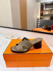 HM 26S HELIA SANDAL 70MM IN OLIVE BROWN EPSOM CALFSKIN
