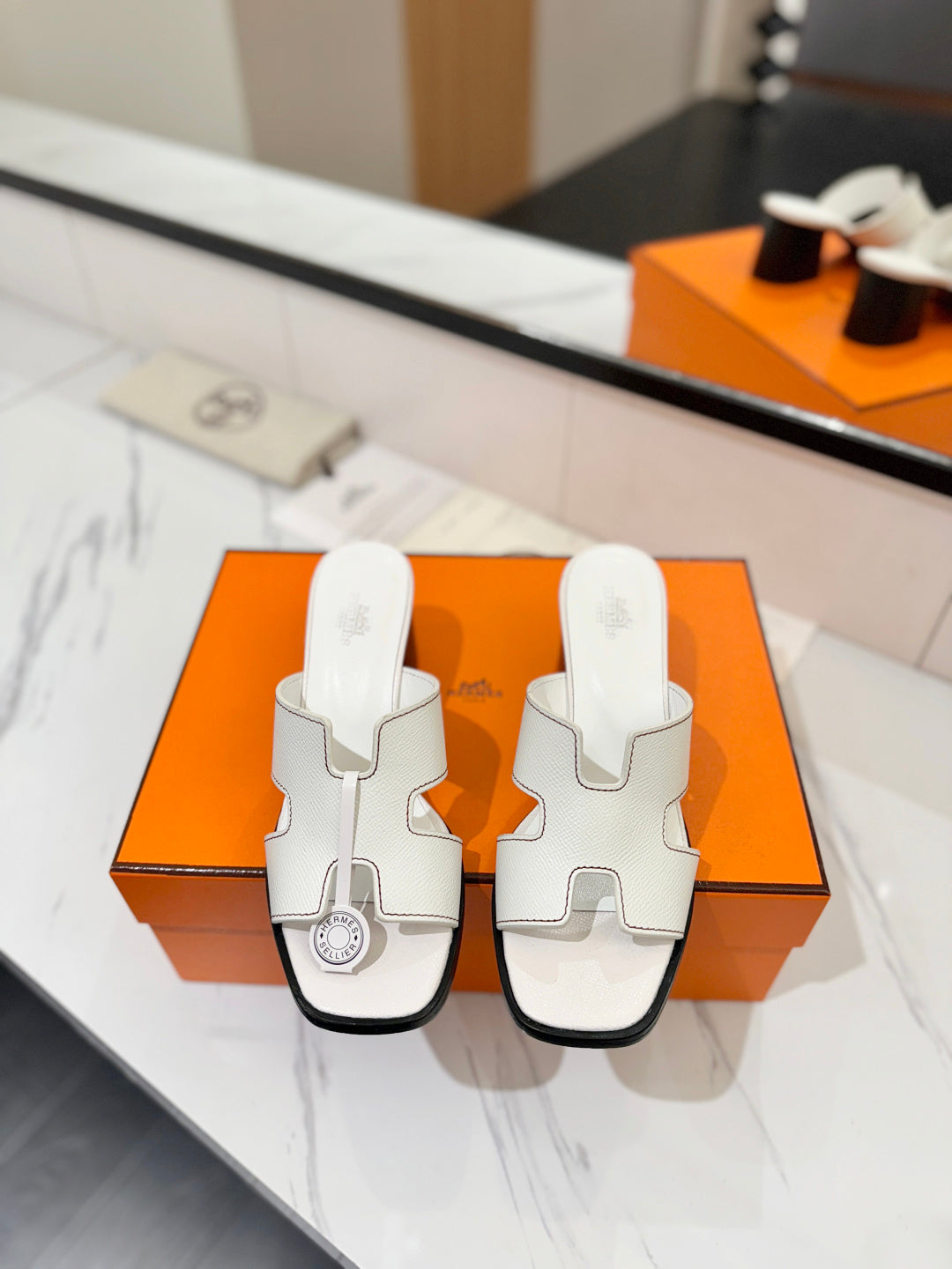HM 26S HELIA SANDAL 70MM IN WHITE EPSOM CALFSKIN