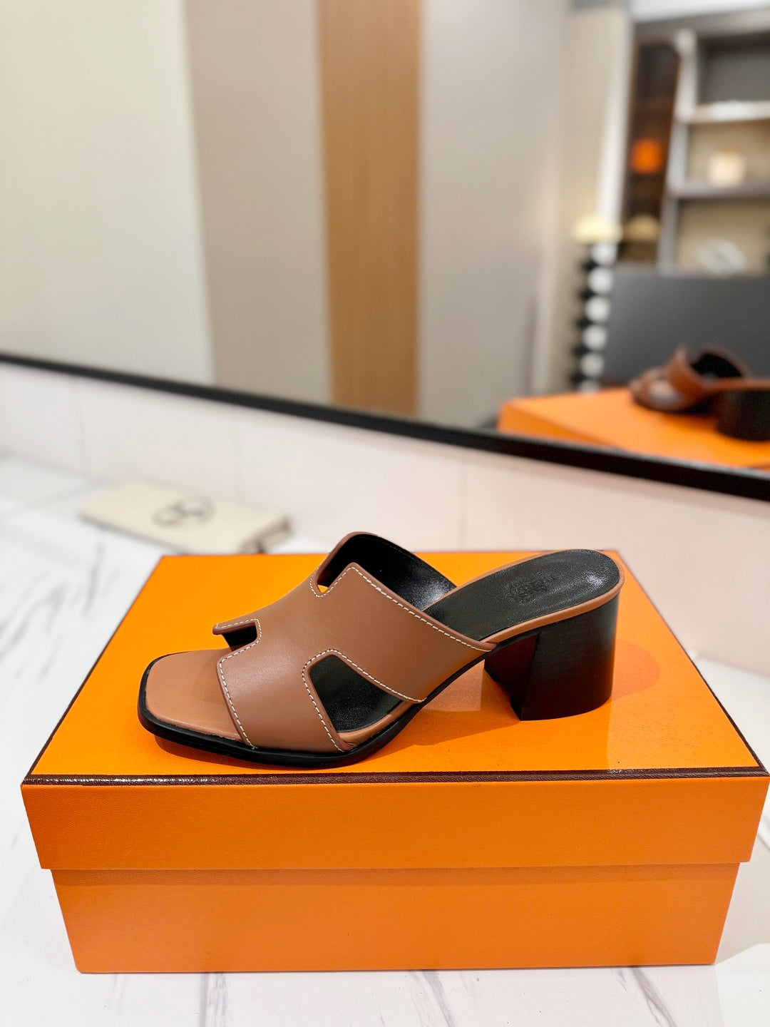 HM 26S HELIA SANDAL 70MM IN BROWN AND BLACK CALFSKIN