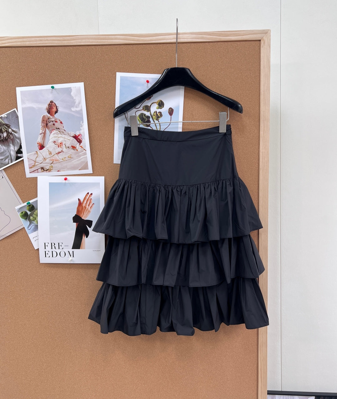 VALENTINO 26S TIERED MINI SKIRT 224