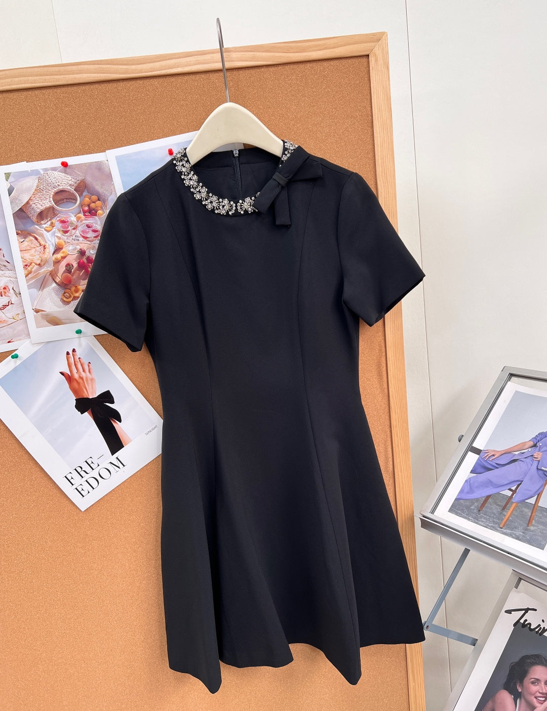 VALENTINO 26S SHORT-SLEEVE NECK MINI DRESS 428