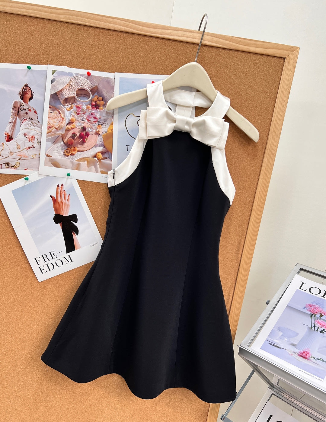 VALENTINO 26S BOW-DETAIL SLEEVELESS MINI DRESS 366