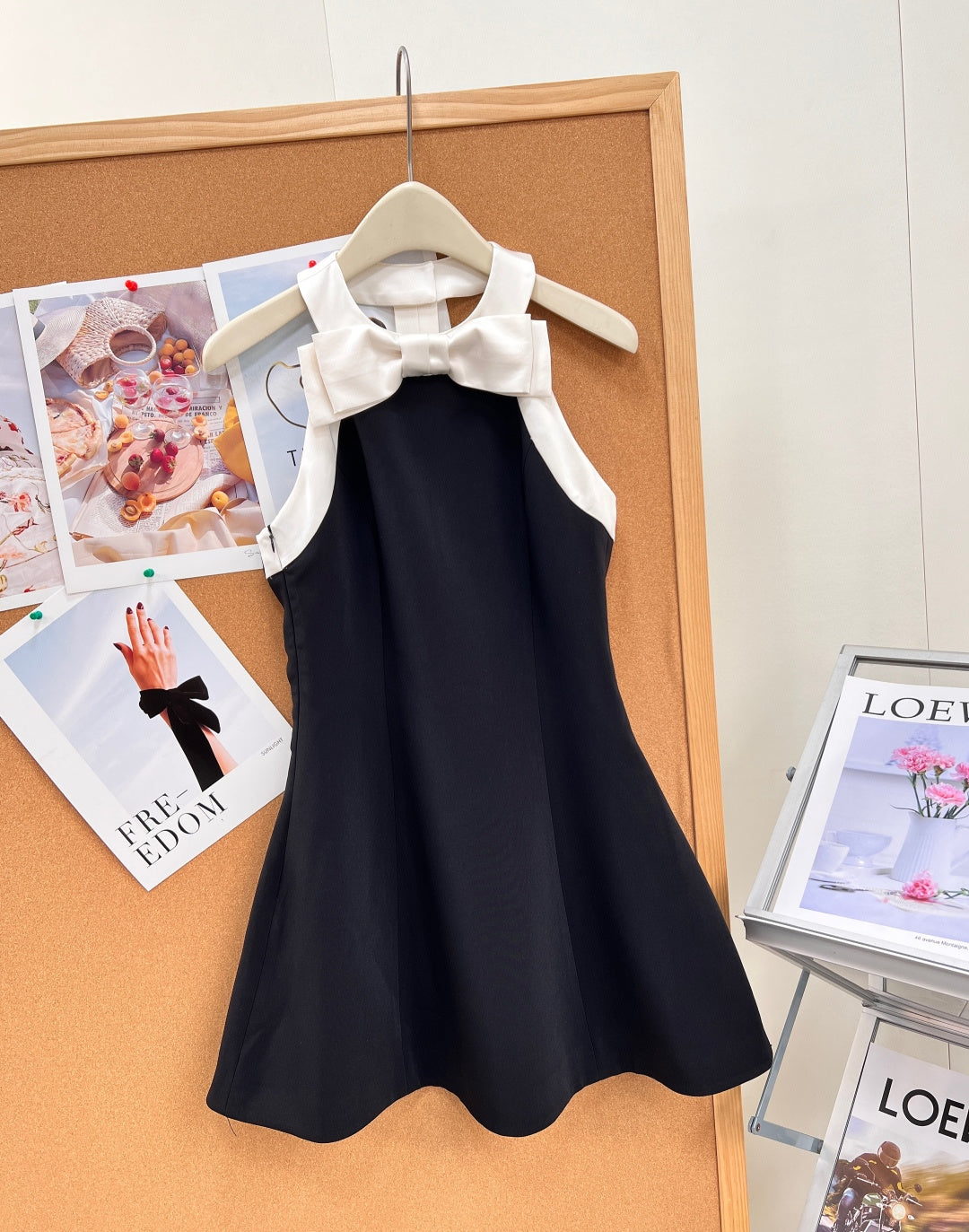 VALENTINO 26S BOW-DETAIL SLEEVELESS MINI DRESS 366