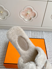 HM 25S ECLAIR SANDAL IN PALE BEIGE GRAY SHEARLING WITH SILVER HARDWARE