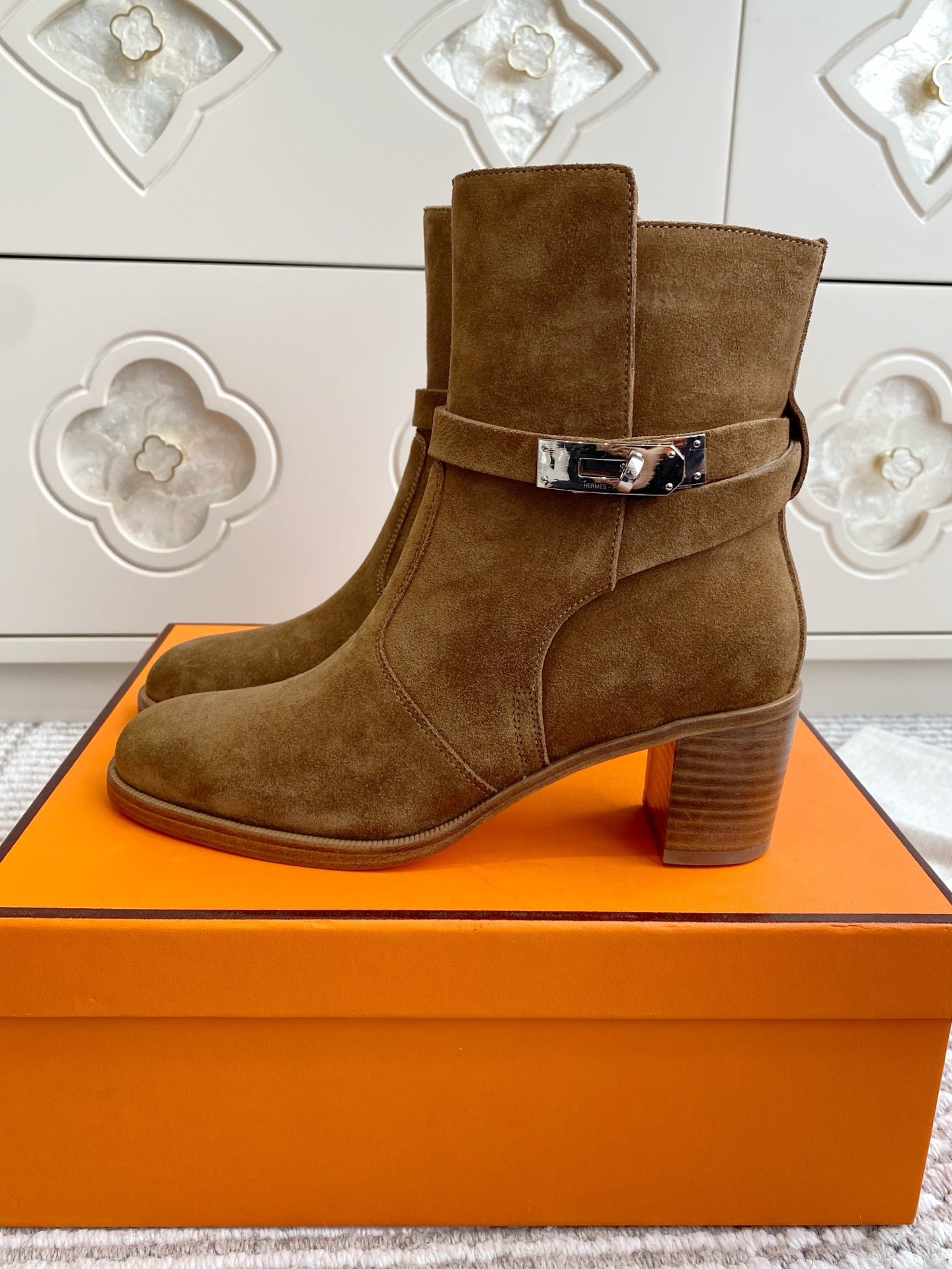 HM 25S FRENCHIE 50 ANKLE BOOT 50 MM IN BROWN SUEDE WITH SILVER HARDWARE