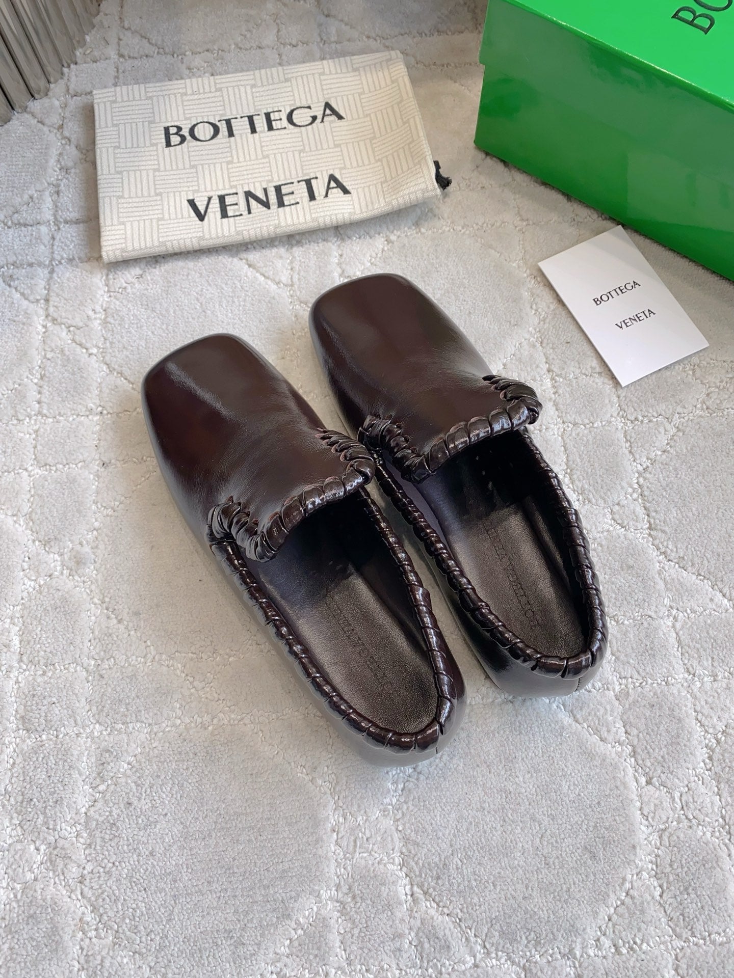 BOTTEGA VENETA 26S SABATO LOAFERS IN DARK BROWN CALFSKIN