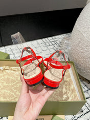 THONG SANDAL IN CANDY RED CALFSKIN WITH GOLD HARDWARE