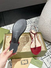 THONG SANDAL IN CRIMSON RED CALFSKIN WITH GOLD HARDWARE