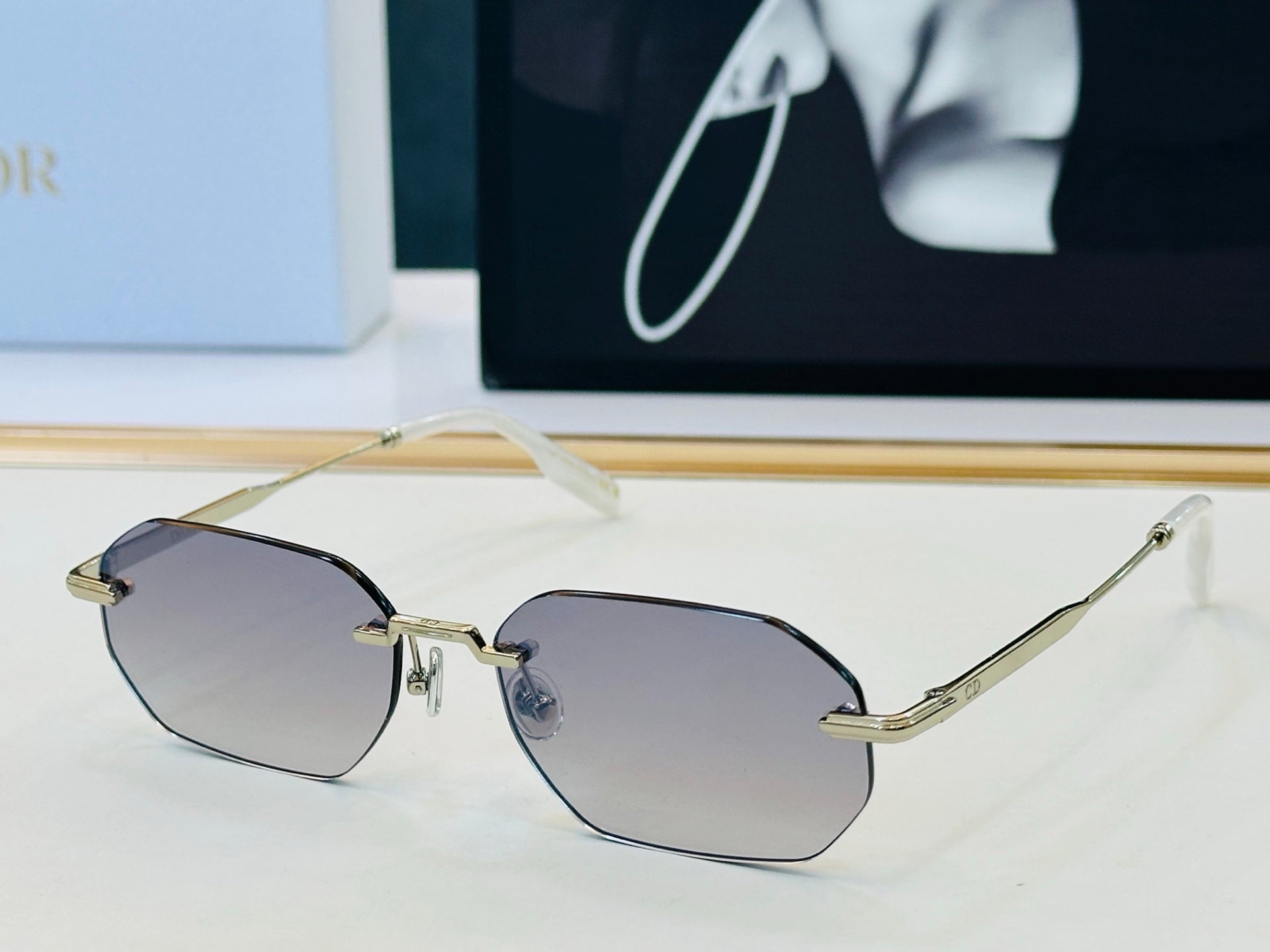 DIOR 26S OVAL FRAME IN ACETATE 403018