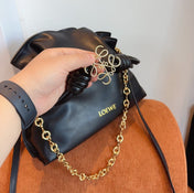 LOE 29 FLAMENCO CLUTCH IN BLACK NAPPA CALFSKIN