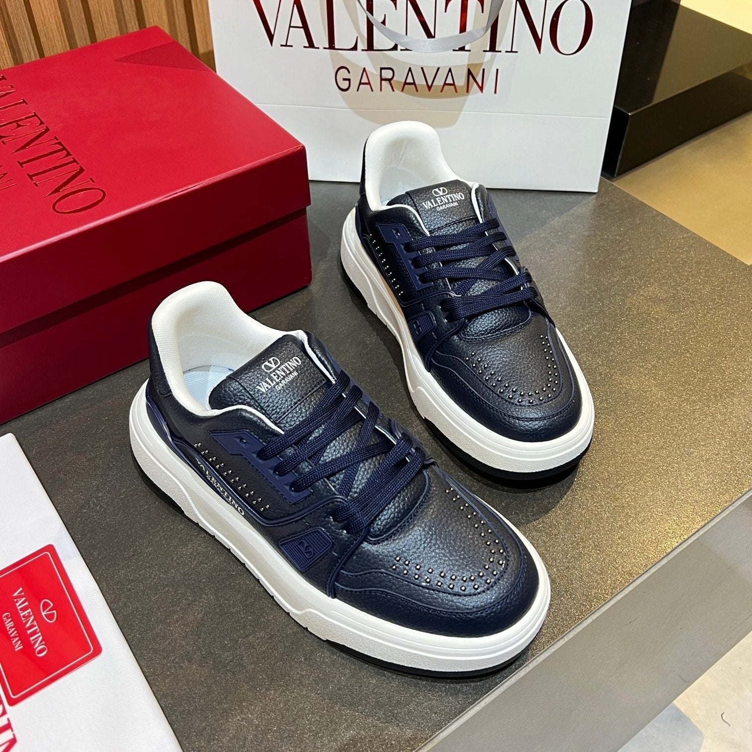 VALENTINO 26S ONESTUD SNEAKERS IN NAVY BLUE CALFSKIN