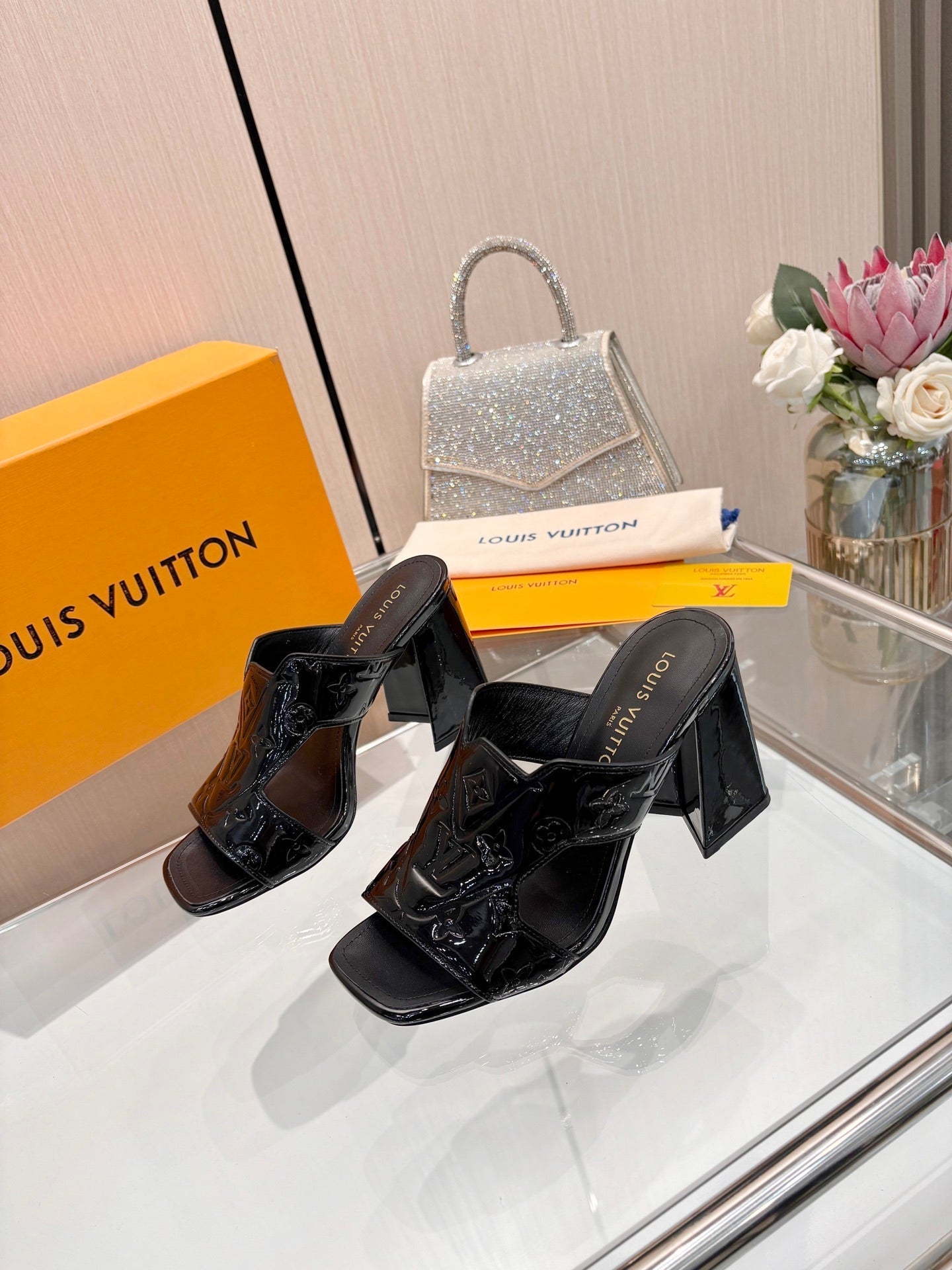 LV 26S HIGH-HEELED SANDALS 90 MM BLACK SHINY CALFSKIN