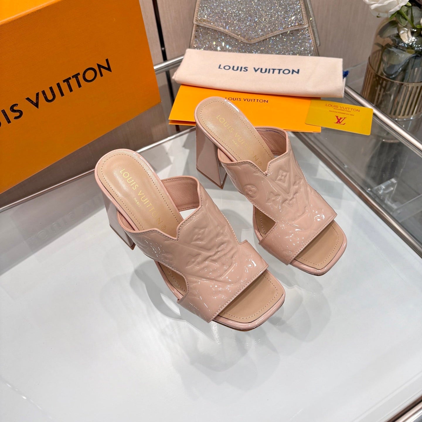 LV 26S HIGH-HEELED SANDALS 90 MM IN SOFT BEIGE PINK SHINY CALFSKIN