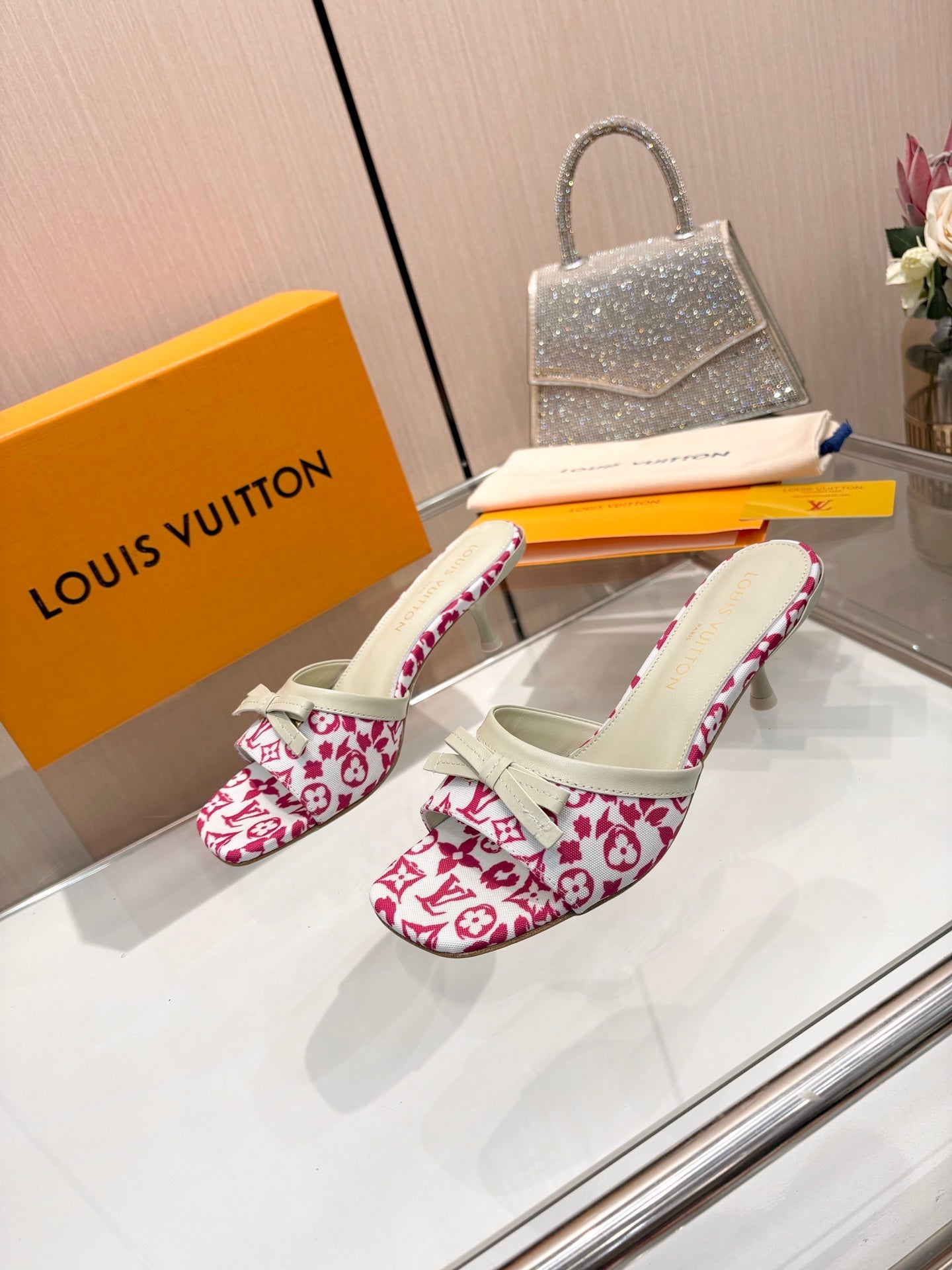 LV 26S HIGH-HEELED MULES 55 MM IN WHITE AND PINK MONOGRAM CANVAS