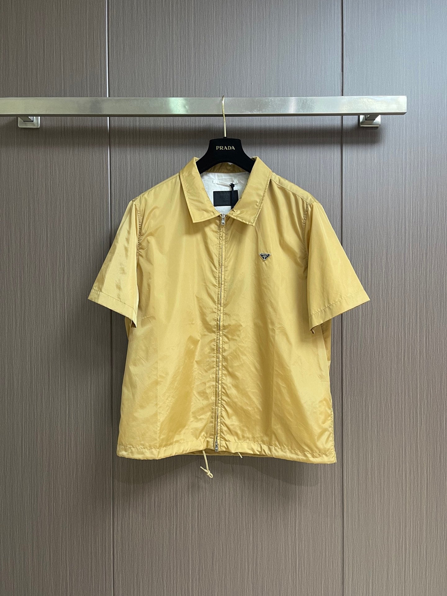 PRADA 26S SHORT-SLEEVE ZIP-UP SHIRT 1034