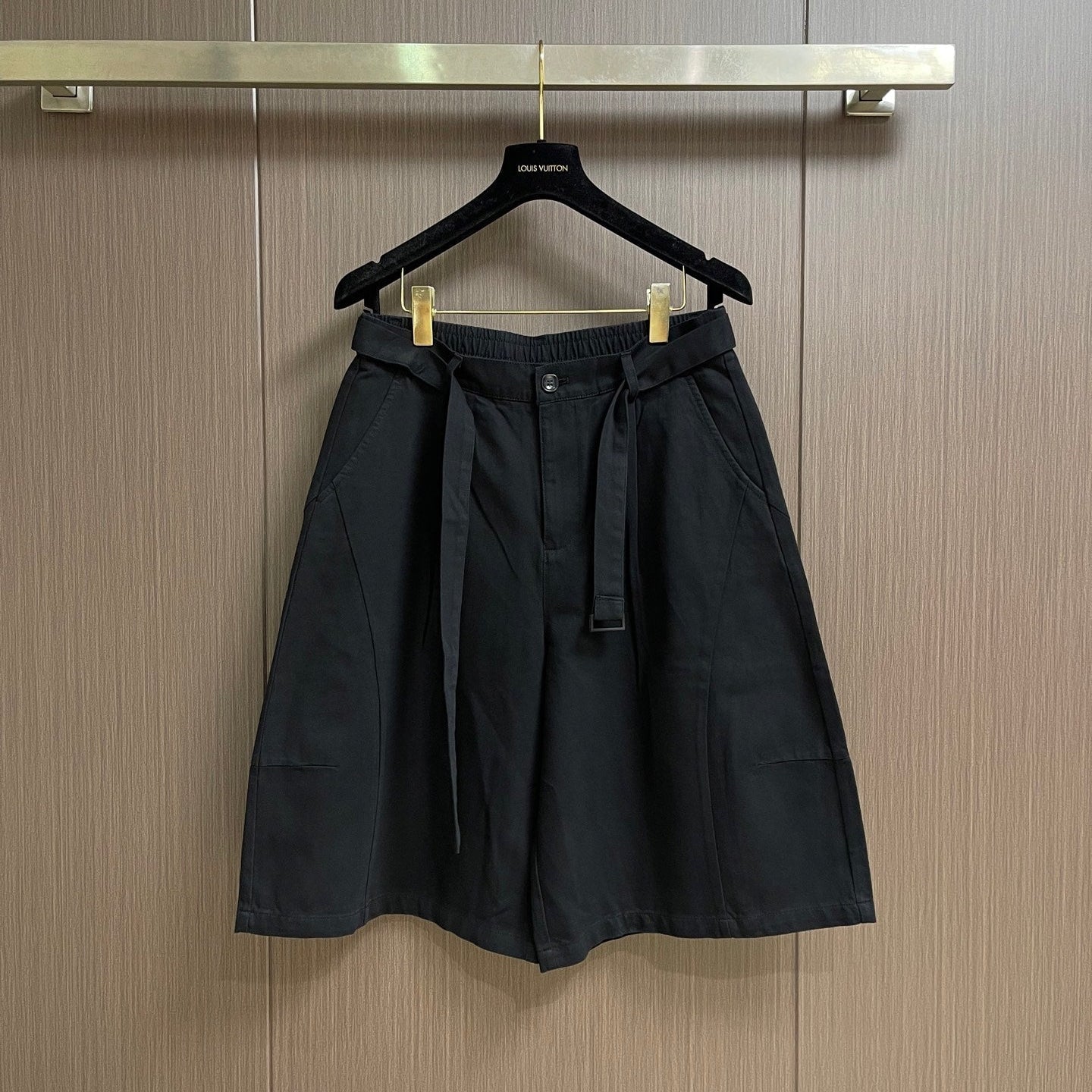 VALENTINO 26S HIGH-WAIST SHORTS 454