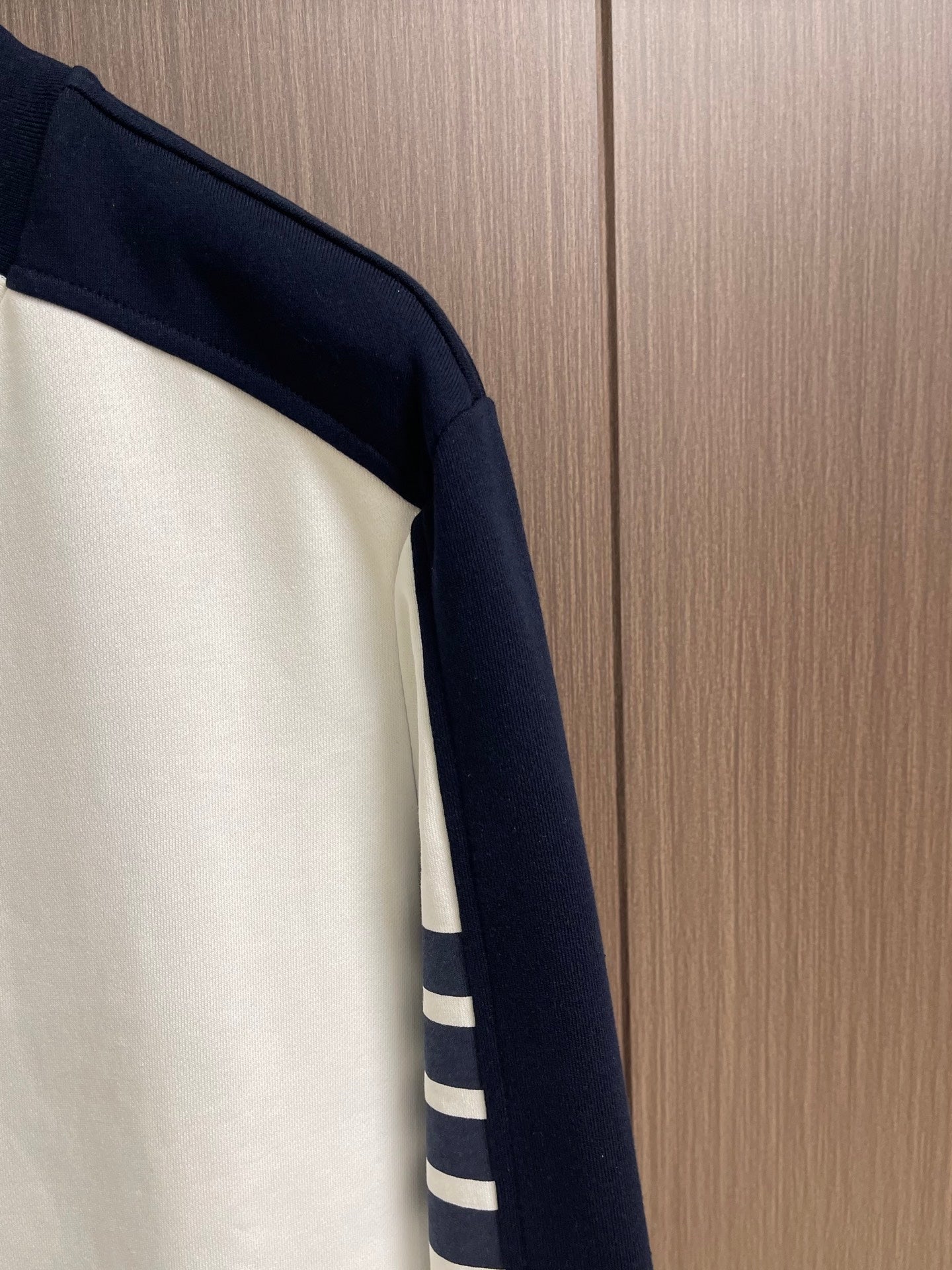 THOM 26S SWEATSHIRT 411