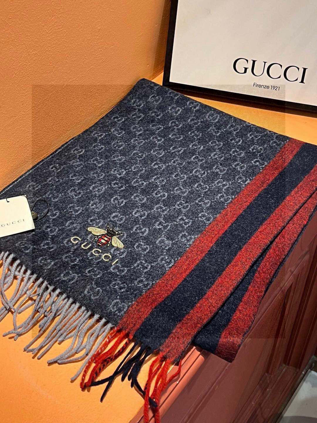CHANEL 25S SCARF 190 IN CASHMERE 718528