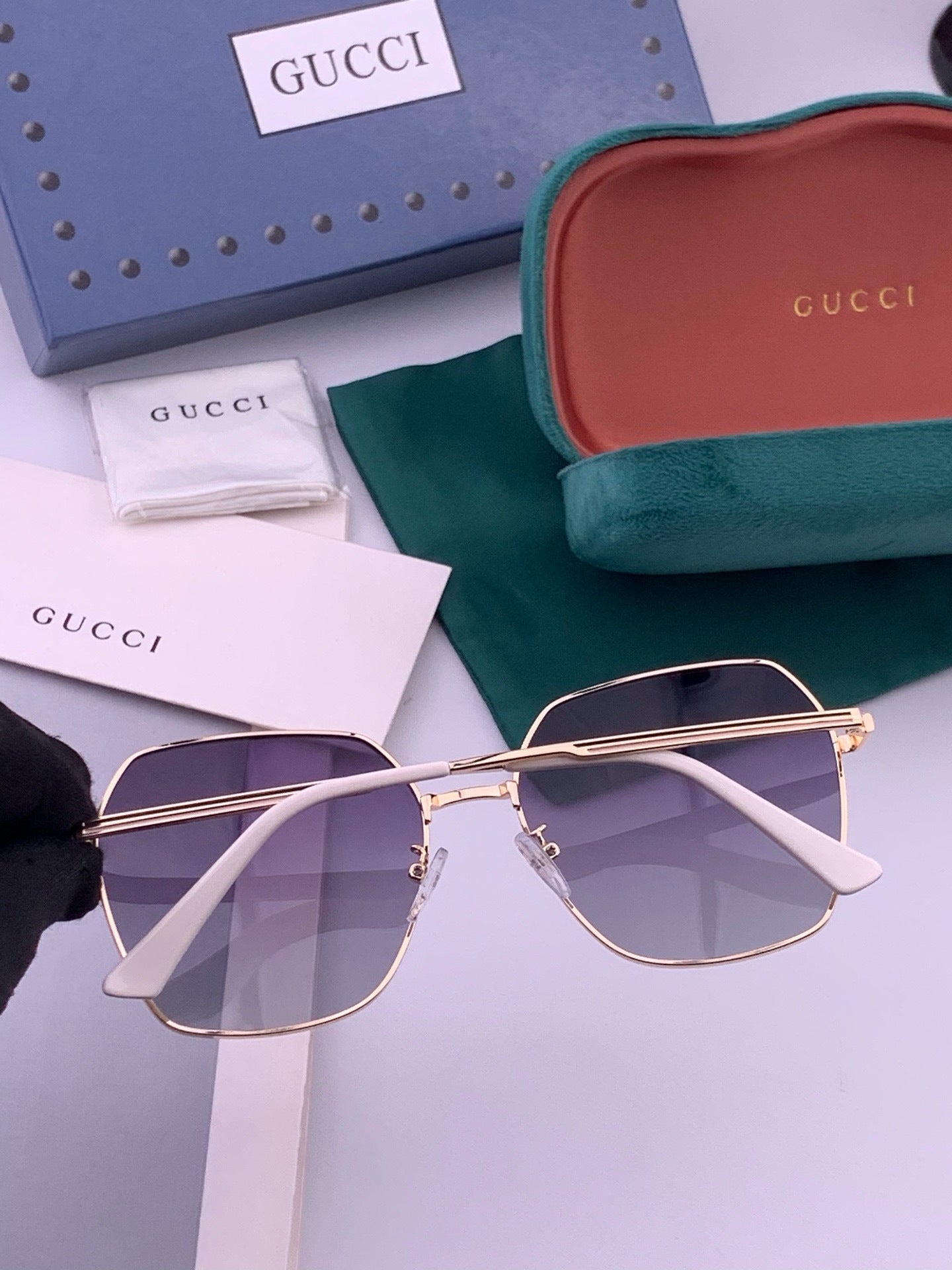 GUCCI 26S SQUARE FRAME IN METAL 422497