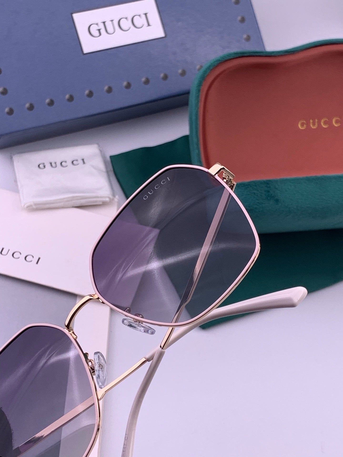 GUCCI 26S SQUARE FRAME IN METAL 422497