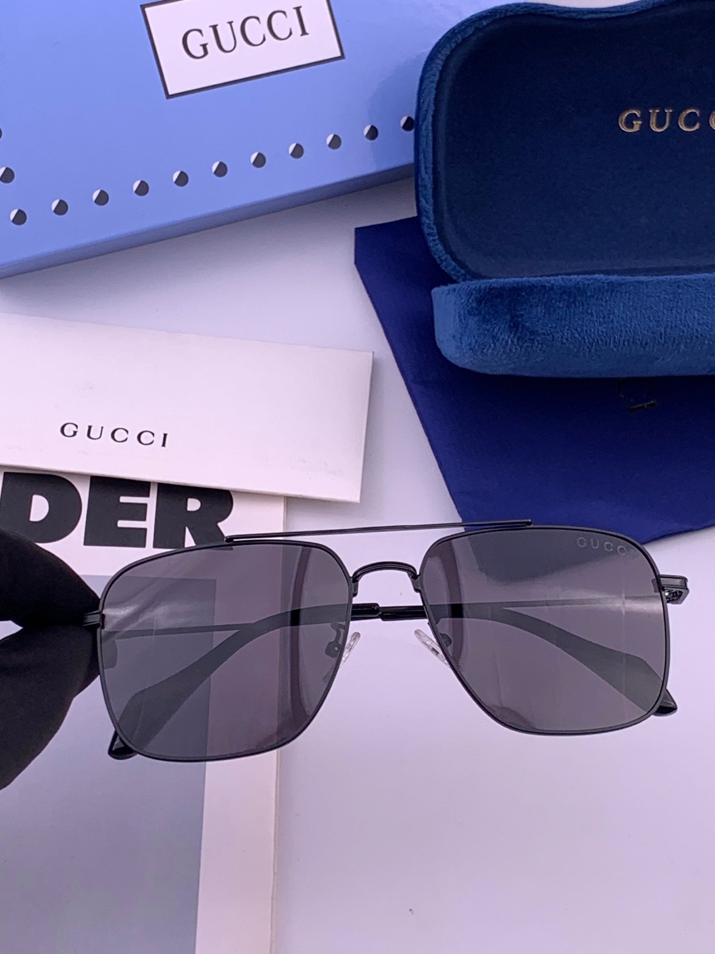 GUCCI 26S RECTANGULAR FRAME IN METAL 424706