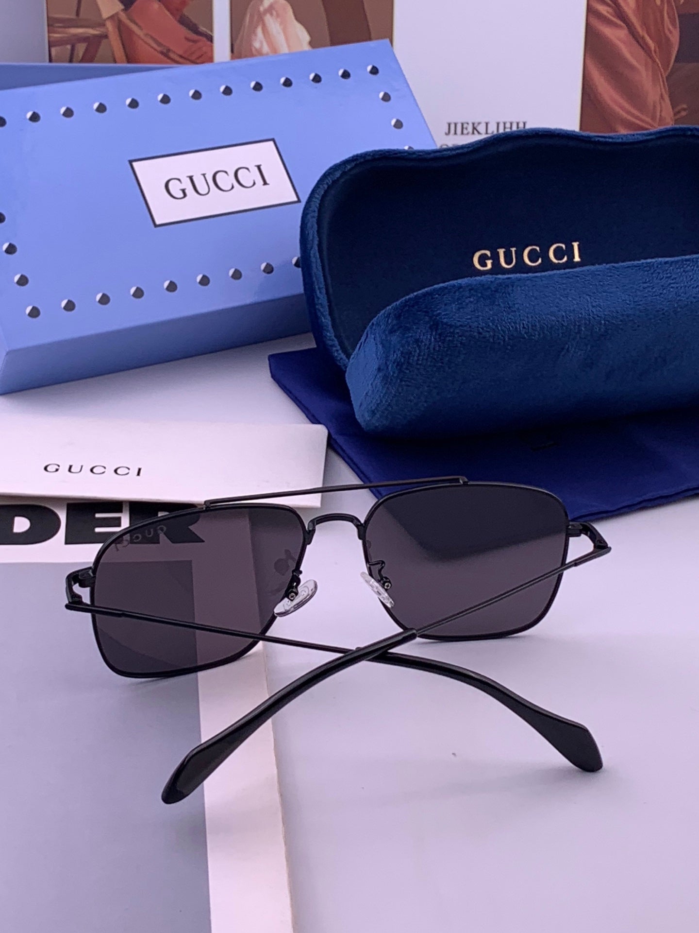 GUCCI 26S RECTANGULAR FRAME IN METAL 424706